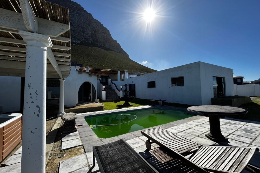 9 Bedroom Property for Sale in Bettys Bay Western Cape